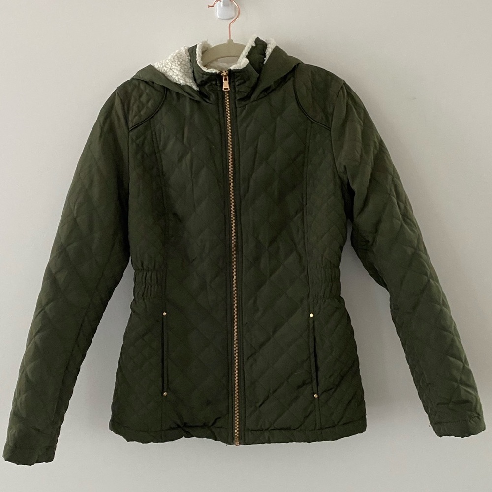Olive coat sz S with good hardware and shearling